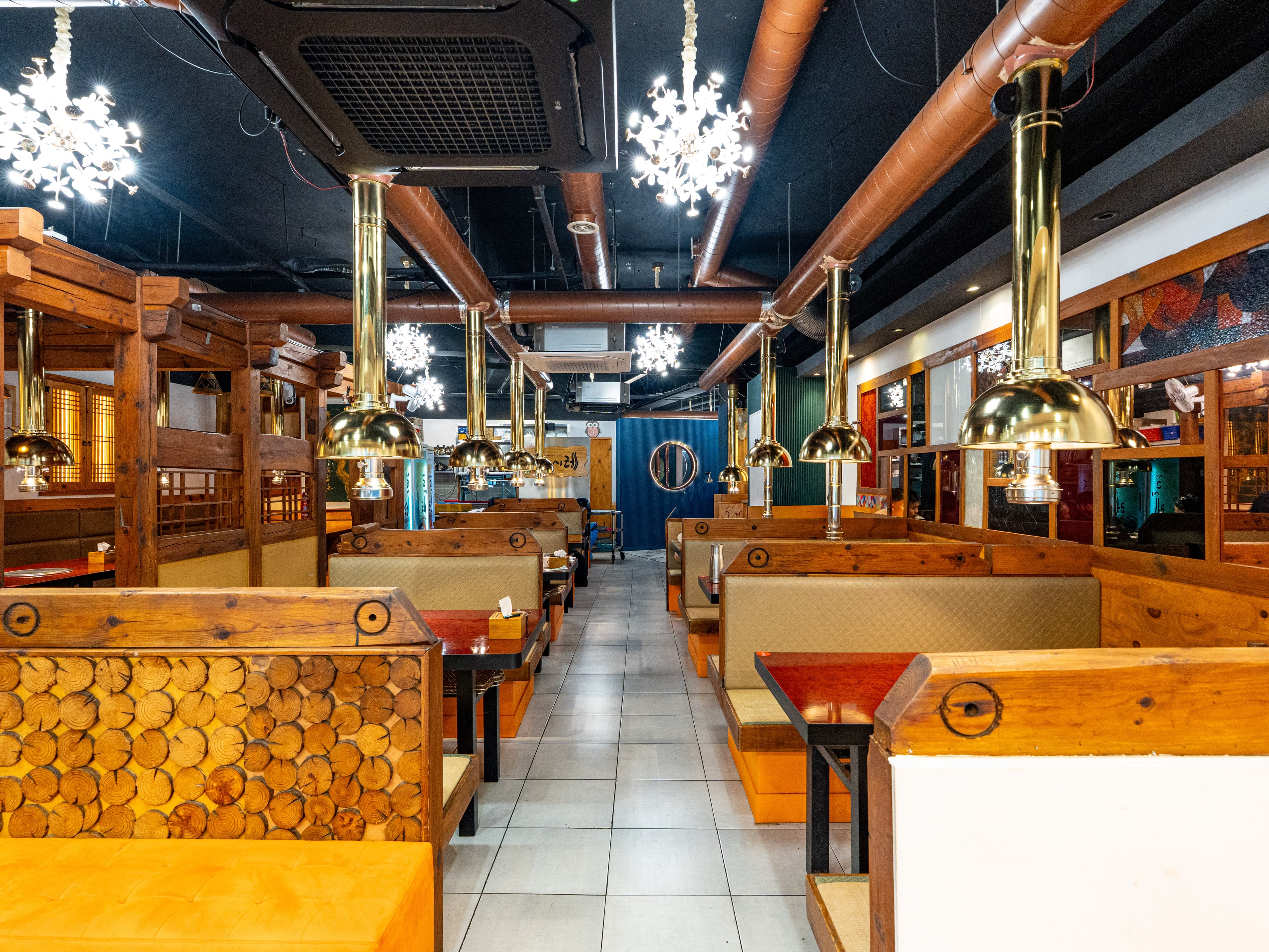 고시레 명동본점 매장 — Gosire Myeongdong Korean BBQ restaurant space at Myeongdong 9-gil, Seoul · 3