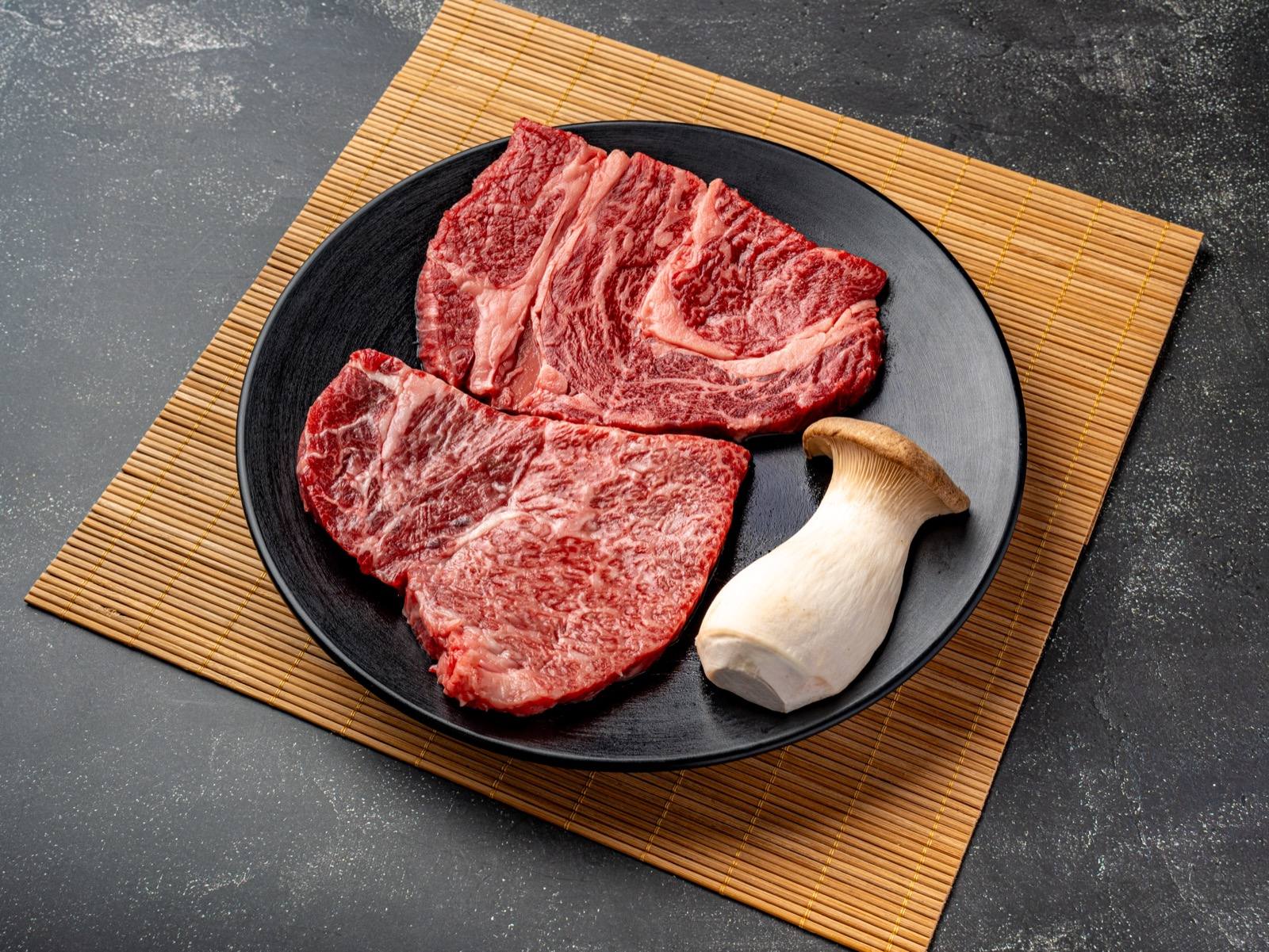 고시레 명동본점 참숯 화로 구이 — charcoal-grilled Korean BBQ (焼肉 · 烤肉) at Gosire, a Myeongdong restaurant in Seoul · 1