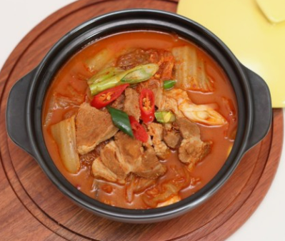 뚝배기김치찌개 Kimchi Stew (Kimchi Jjigae) — Gosire Myeongdong Korean BBQ (焼肉 · 烤肉) menu · 고시레 명동본점 식사 · 탕